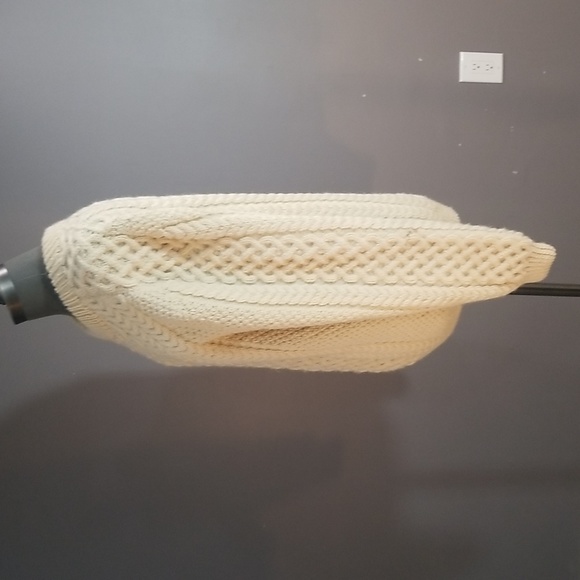 Gorgeous expertly hand knit aran/Irish/cable sweater ivory wool pure beauty! - Picture 3 of 14